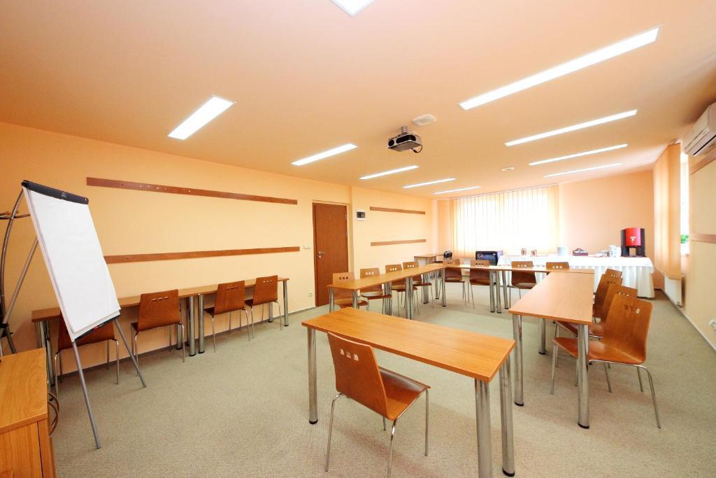 Hotel S-Centrum Benesov  Dış mekan fotoğraf