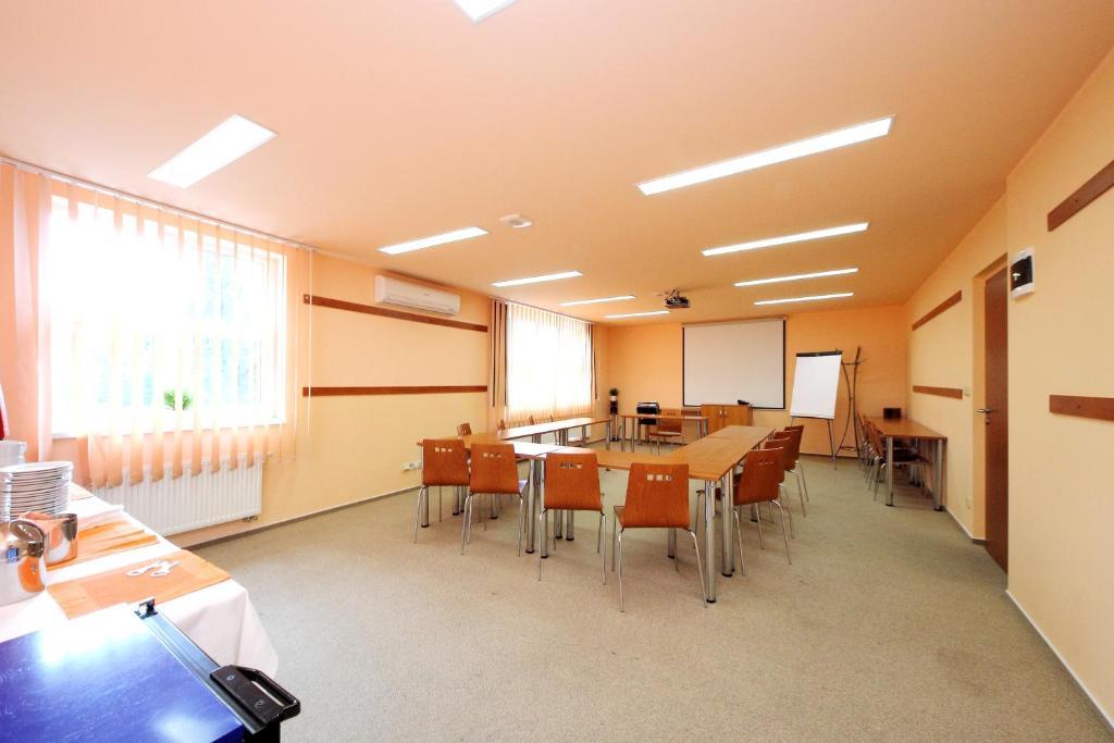 Hotel S-Centrum Benesov  Dış mekan fotoğraf
