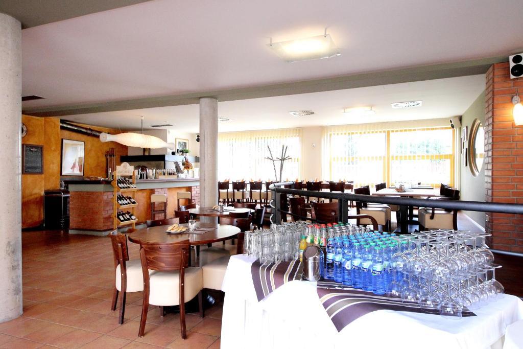 Hotel S-Centrum Benesov  Dış mekan fotoğraf