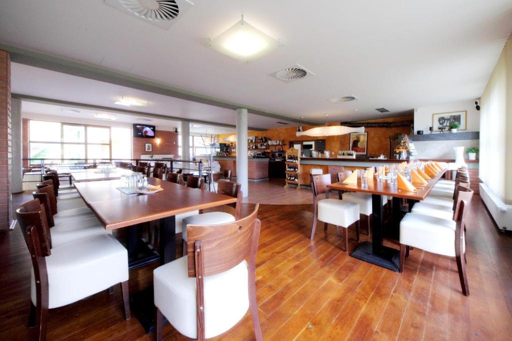 Hotel S-Centrum Benesov  Dış mekan fotoğraf