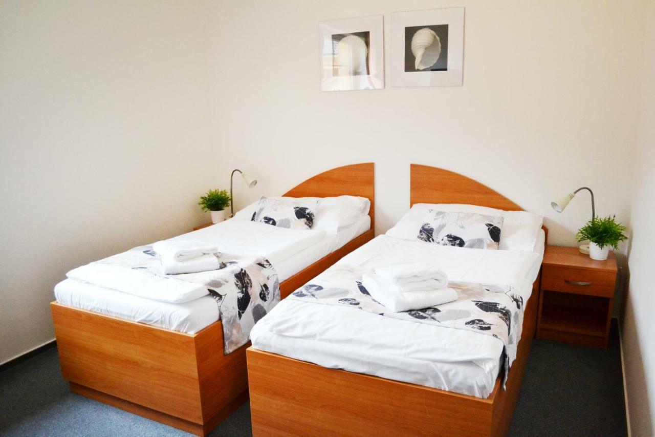 Hotel S-Centrum Benesov  Dış mekan fotoğraf