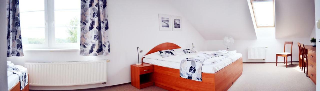 Hotel S-Centrum Benesov  Dış mekan fotoğraf