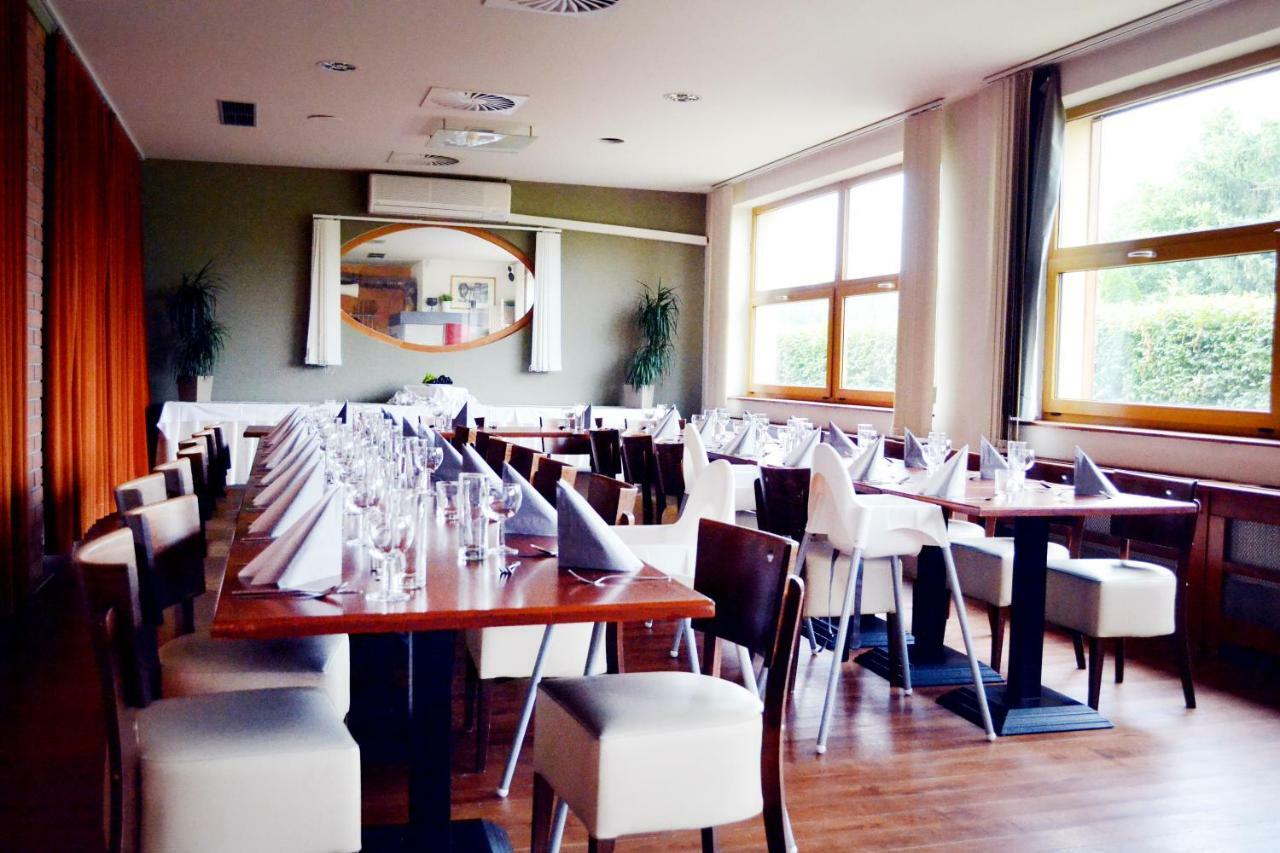 Hotel S-Centrum Benesov  Dış mekan fotoğraf